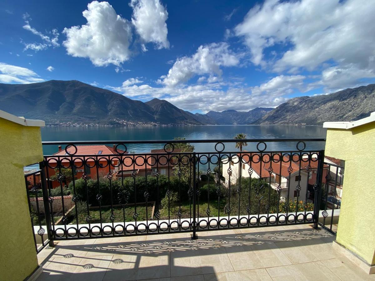 2Montenegro Mimoza Apartments Dobrota Exteriör bild