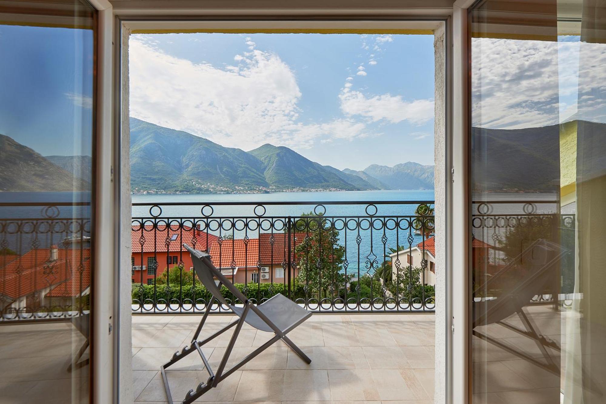 2Montenegro Mimoza Apartments Dobrota Exteriör bild