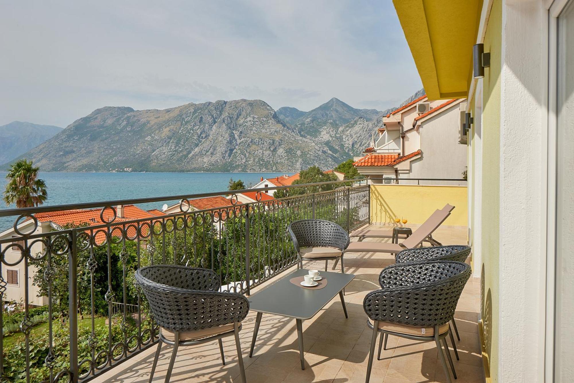 2Montenegro Mimoza Apartments Dobrota Exteriör bild